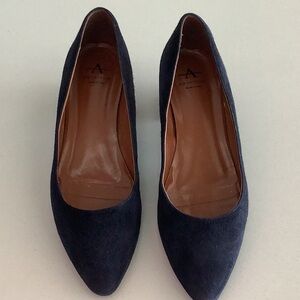 Aquatalia 7 suede heels